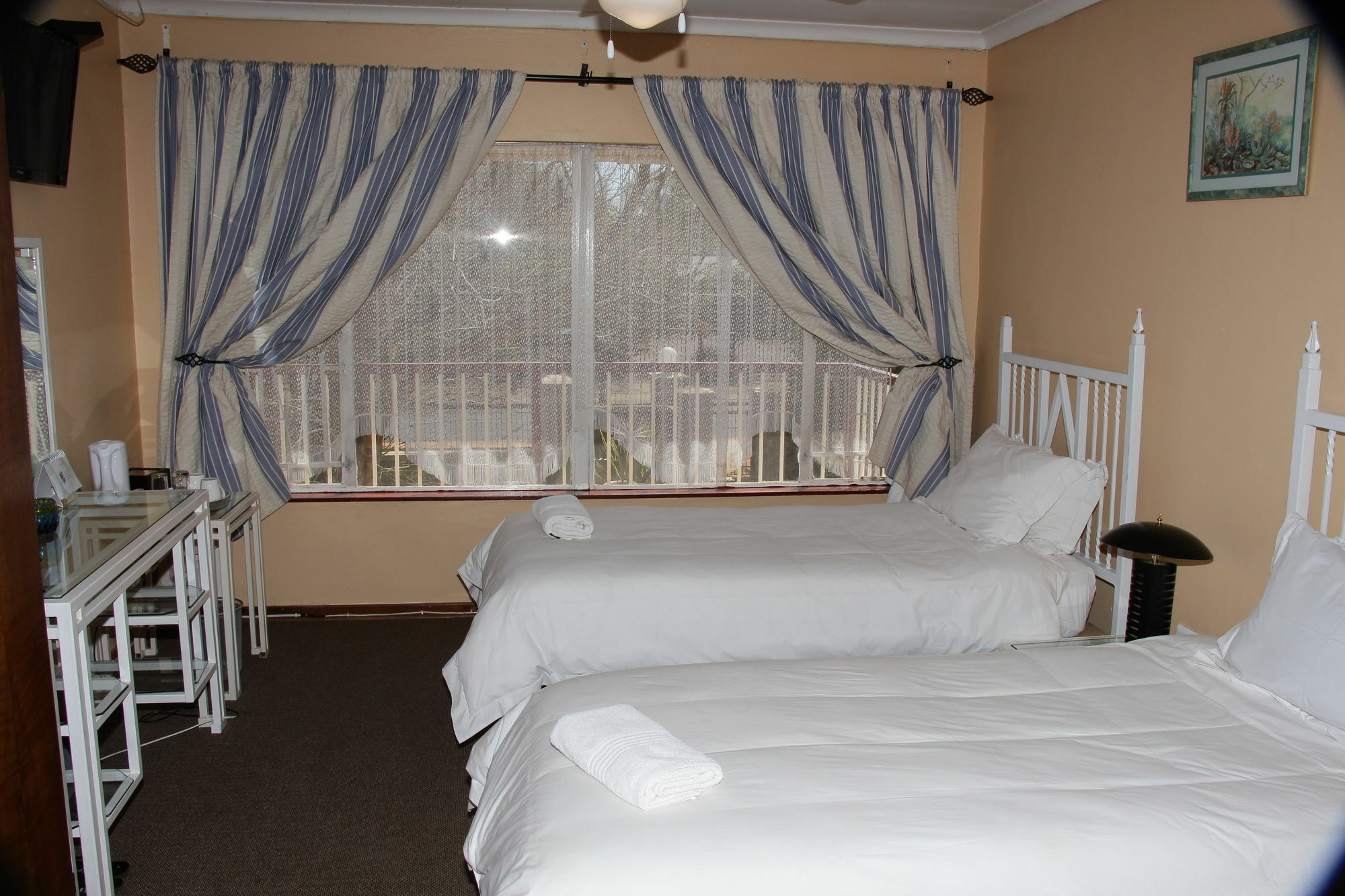 Rusplek Guesthouse And Conference Centre Bloemfontein Esterno foto